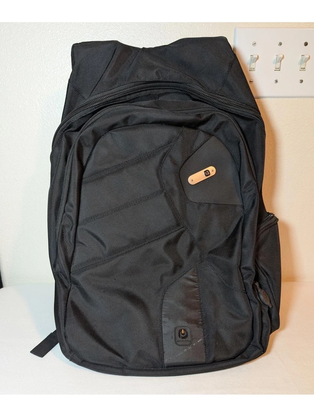 Ful Black Travel Backpack with Powerbag Charging Capabilities